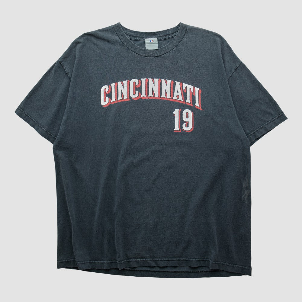 Cincinnati Reds Genuine Merchandise 2000s T-shirt Near Me