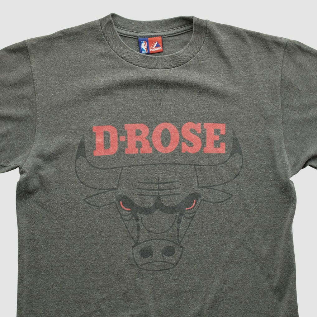 Vintage - Chicago Bulls Majestic 2000s T-shirt - Dark Heather Gray Vintage