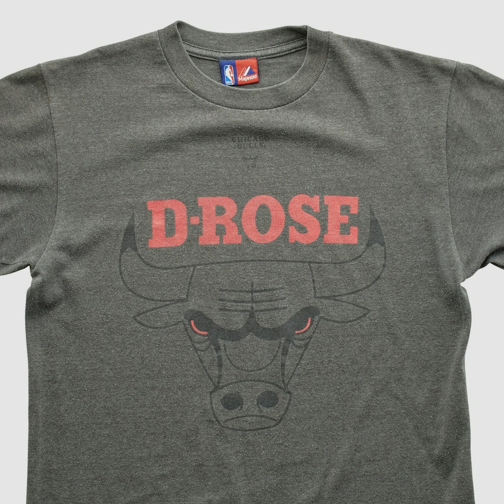 Vintage - Chicago Bulls Majestic 2000s T-shirt - Dark Heather Gray Vintage