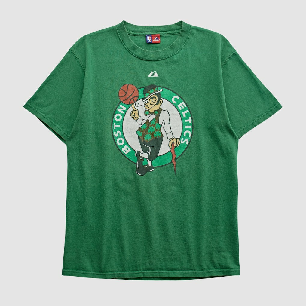 Vintage - Boston Celtics Majestic 2000s T-shirt - Green Vintage