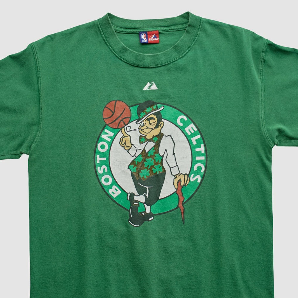 Vintage - Boston Celtics Majestic 2000s T-shirt - Green Vintage