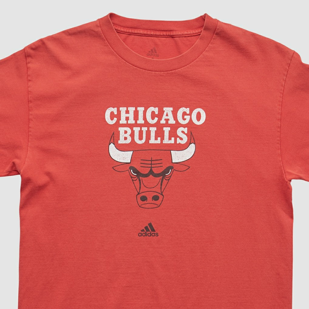 Adidas - Chicago Bulls 2000s T-shirt - Red Vintage