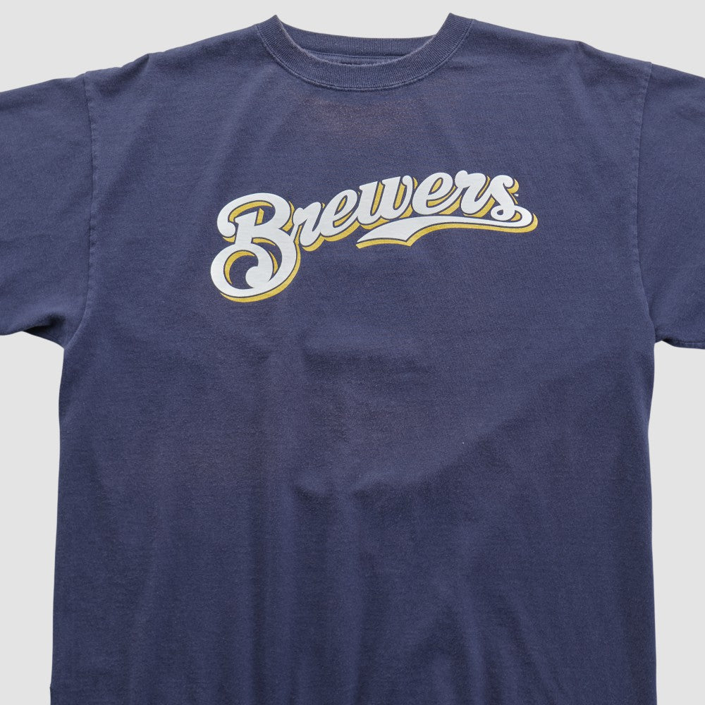 Milwaukee Brewers Majestic 2000s T-shirt Lifestyle