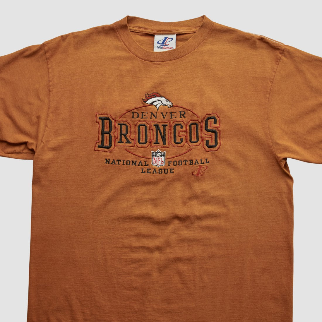 Denver Broncos Logo Athletic 90s T-shirt Clay Vintage - Fanatics