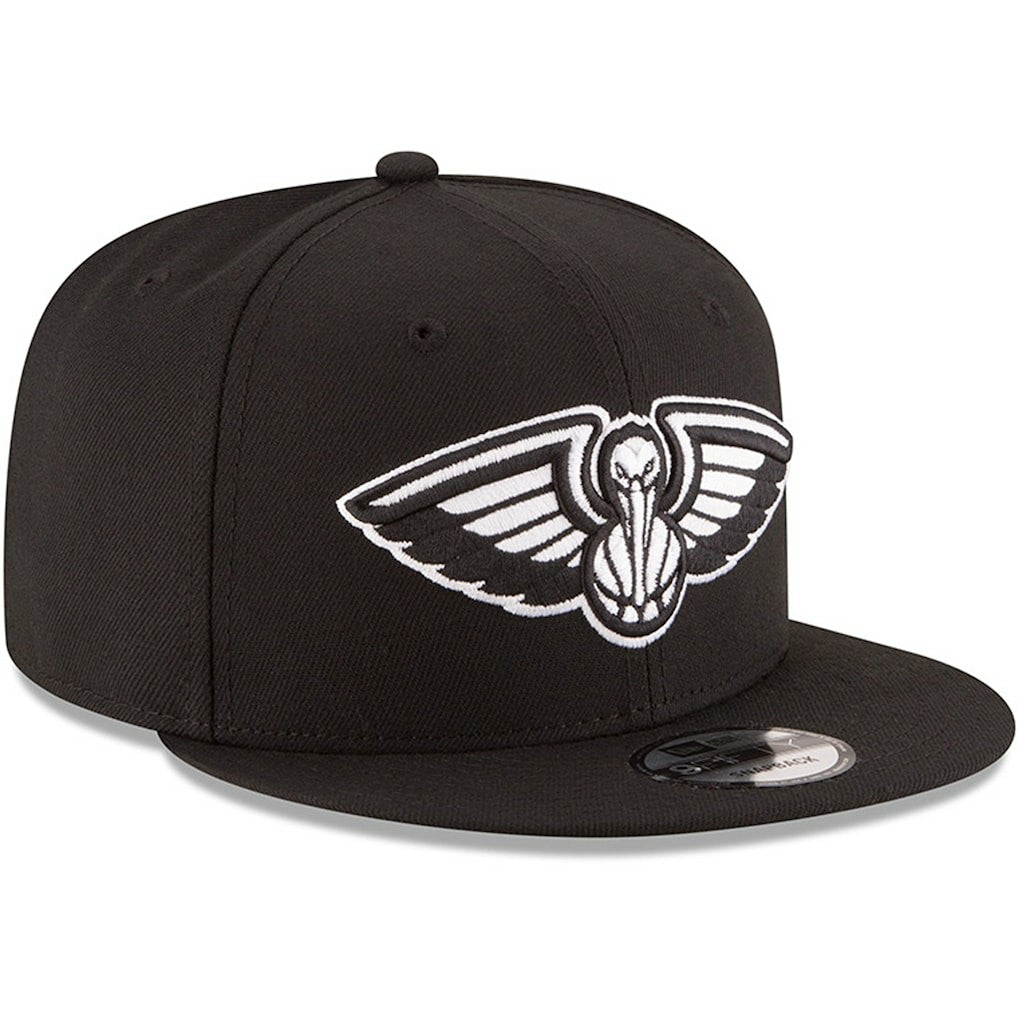 New Era - New Orleans Pelicans Black & White Logo 9FIFTY Adjustable Snapback Hat - Black
