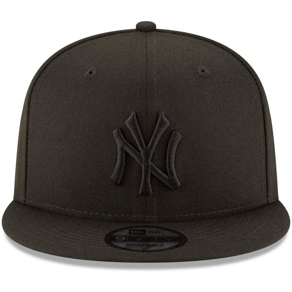 New York Yankees New Era Black on Black 9FIFTY Team Snapback Adjustable Hat Clearance