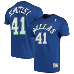 Mitchell & Ness - Dirk Nowitzki Dallas Mavericks Hardwood Classics Team Name & Number T-Shirt - Blue