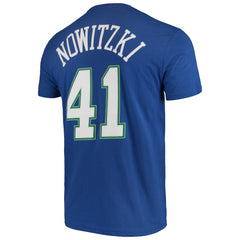 Mitchell & Ness - Dirk Nowitzki Dallas Mavericks Hardwood Classics Team Name & Number T-Shirt - Blue