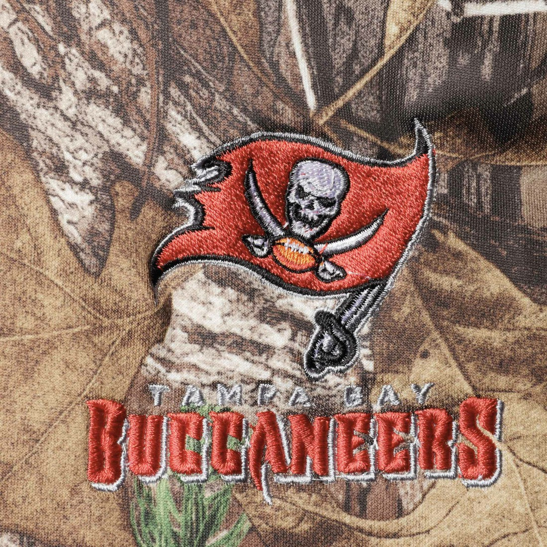 Tampa Bay Buccaneers Dunbrooke Circle Champion Tech Fleece Pullover Hoodie Realtree Camo - NFL