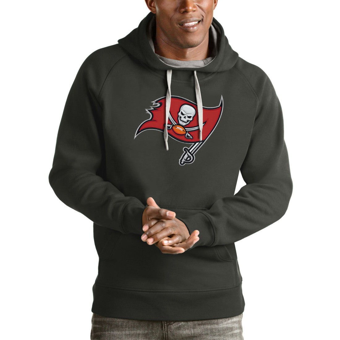 Tampa Bay Buccaneers Antigua Victory Pullover Hoodie Charcoal - NFL