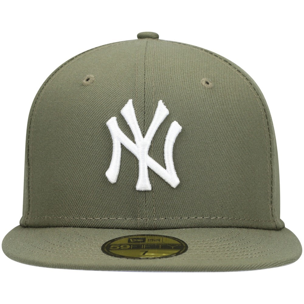 New York Yankees New Era White Logo 59FIFTY Fitted Hat Lifestyle