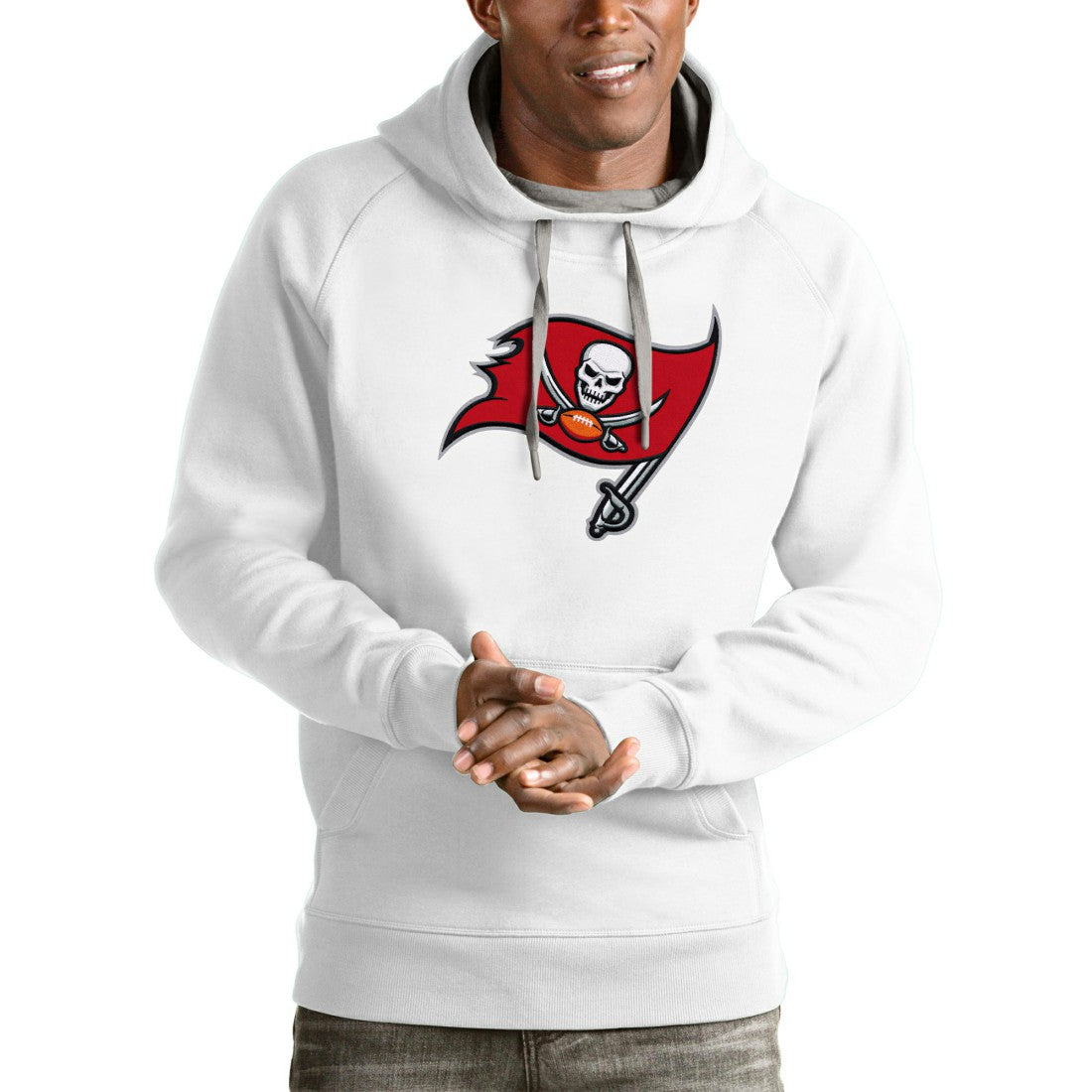 Tampa Bay Buccaneers Antigua Victory Pullover Hoodie White - NFL