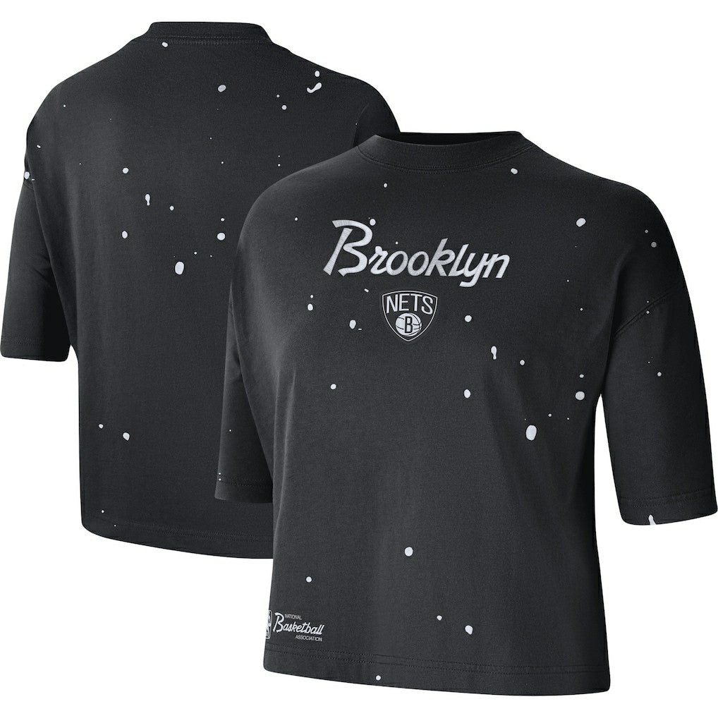 Nike - Brooklyn Nets Women's Courtside Splatter Cropped T-Shirt - Black