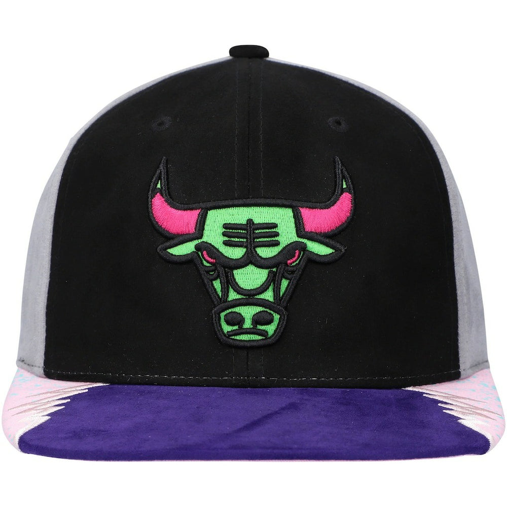 Mitchell & Ness - Chicago Bulls Day 5 Snapback Hat - Black/Pink