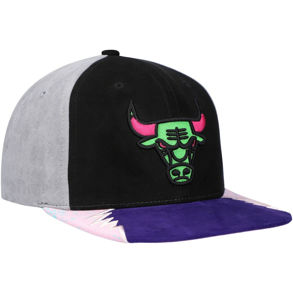 Mitchell & Ness - Chicago Bulls Day 5 Snapback Hat - Black/Pink