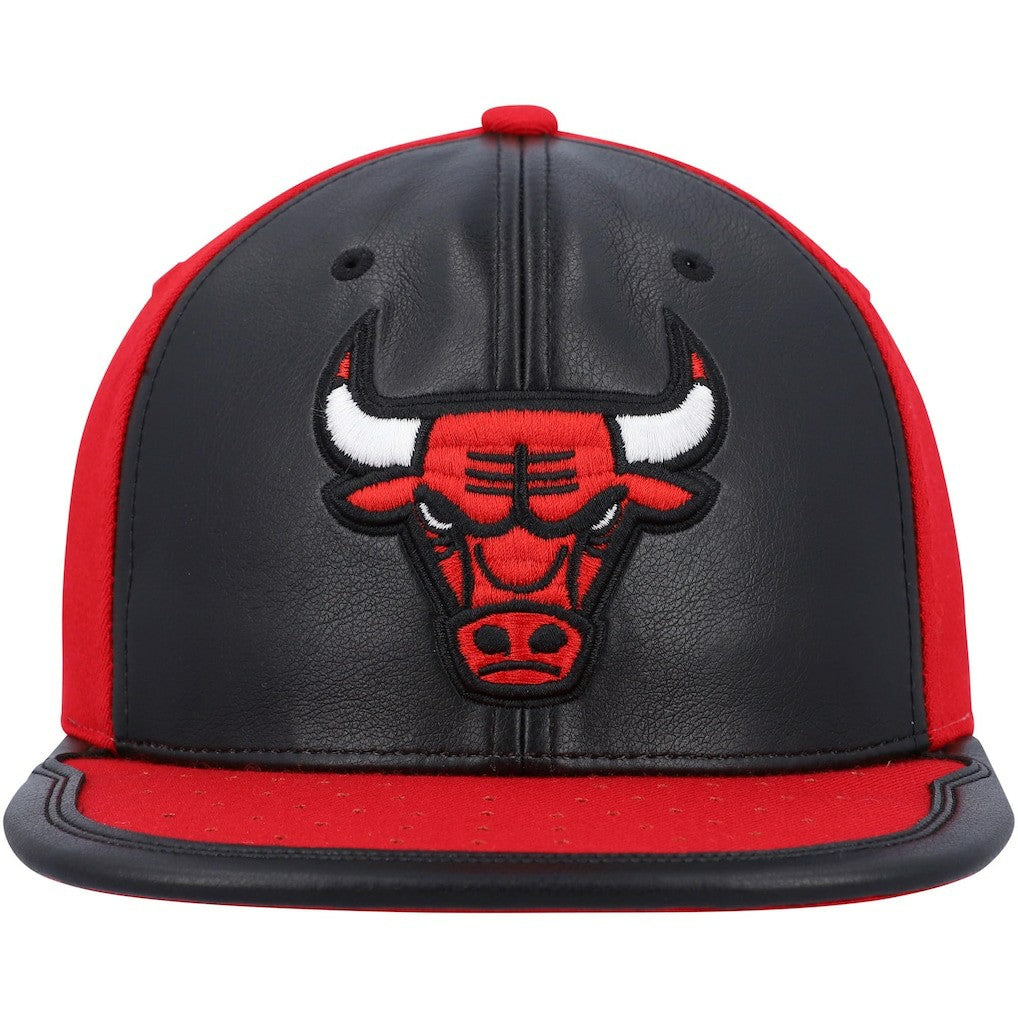 Mitchell & Ness - Chicago Bulls Day One Snapback Hat - Black/Red