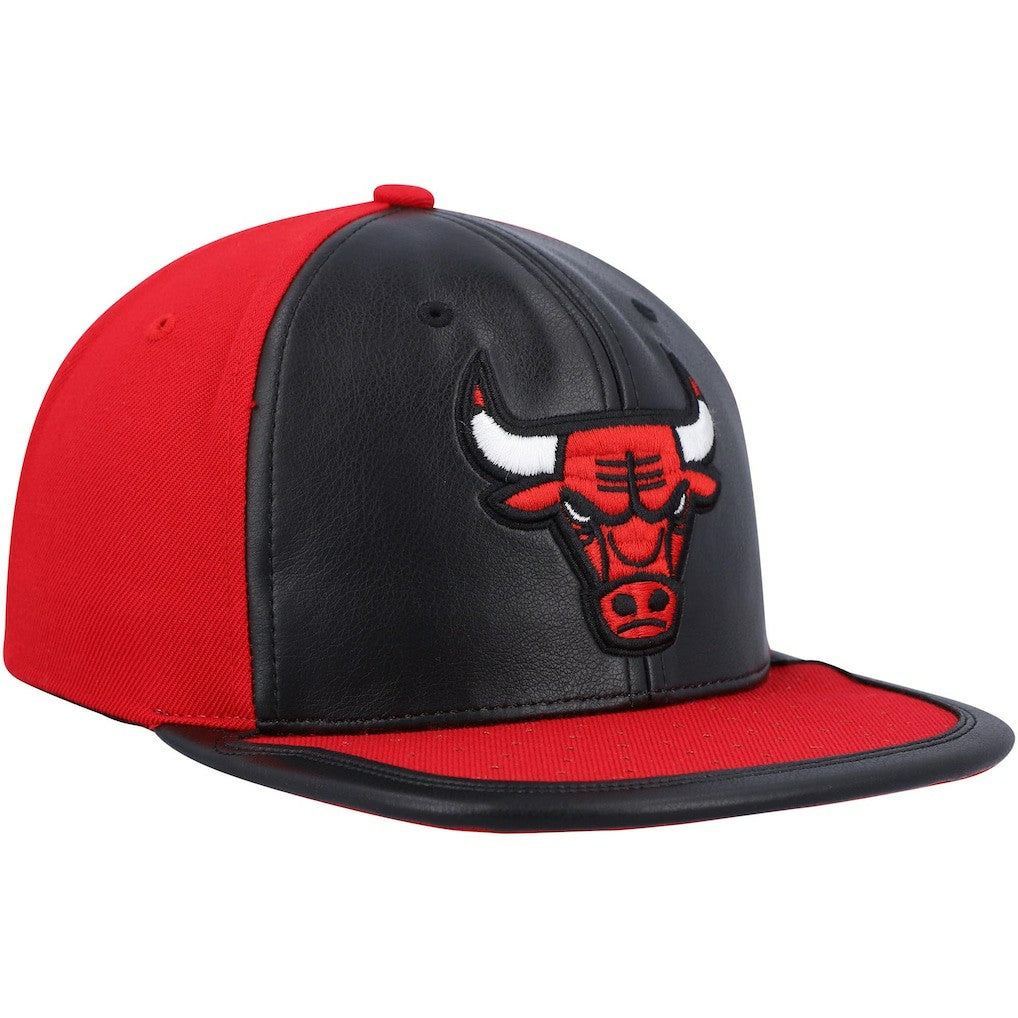 Mitchell & Ness - Chicago Bulls Day One Snapback Hat - Black/Red