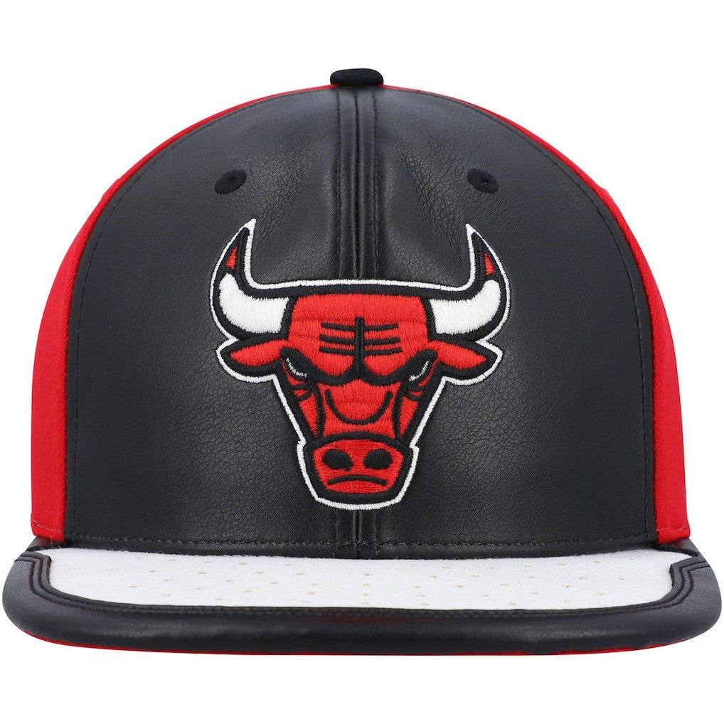 Mitchell & Ness - Chicago Bulls Day One Snapback Hat - Black/White