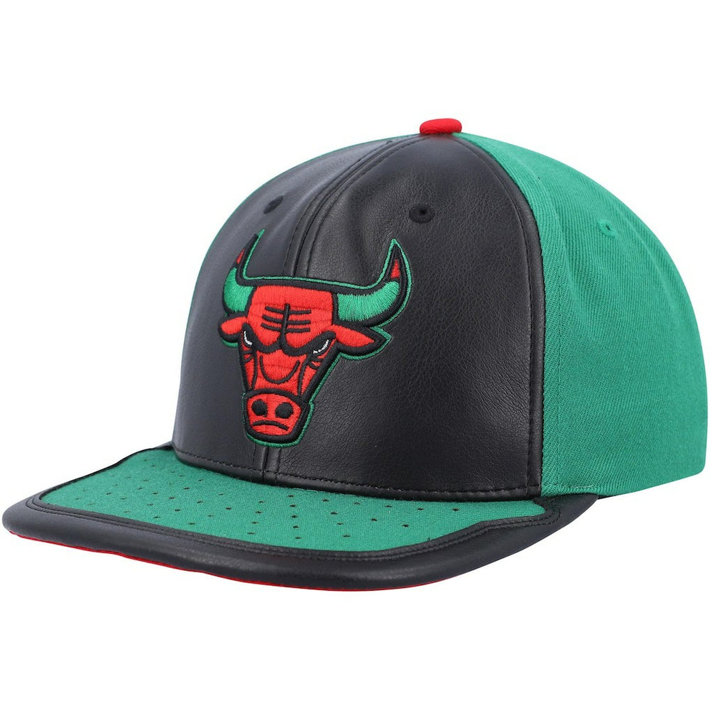 Mitchell & Ness - Chicago Bulls Day One Snapback Hat - Black/Green