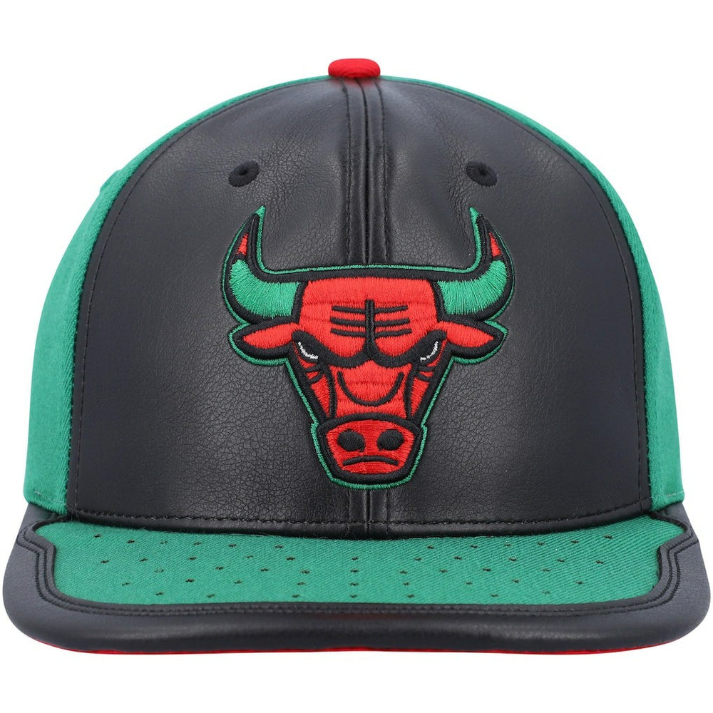 Mitchell & Ness - Chicago Bulls Day One Snapback Hat - Black/Green