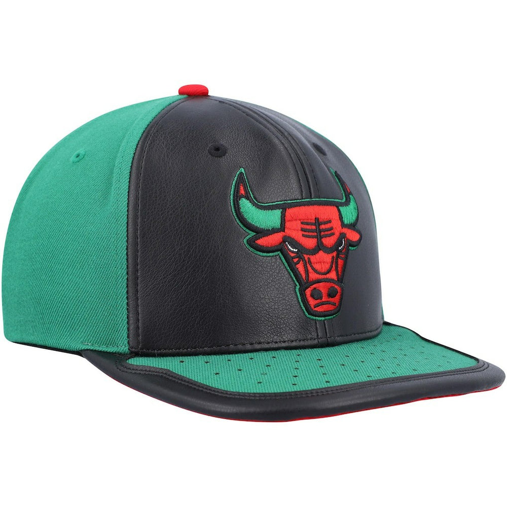 Mitchell & Ness - Chicago Bulls Day One Snapback Hat - Black/Green