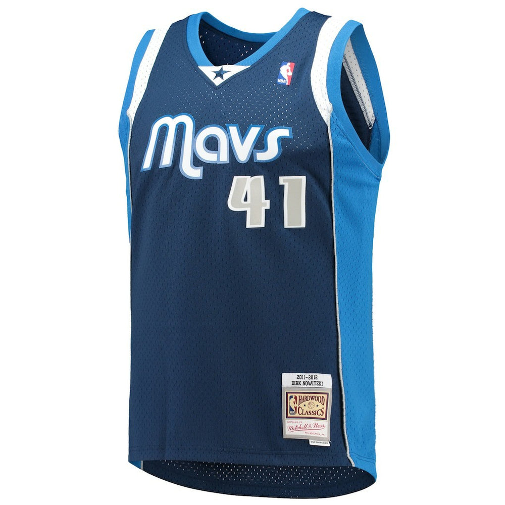 Mitchell & Ness - Dirk Nowitzki Dallas Mavericks 2011/12 Hardwood Classics Swingman Jersey - Navy