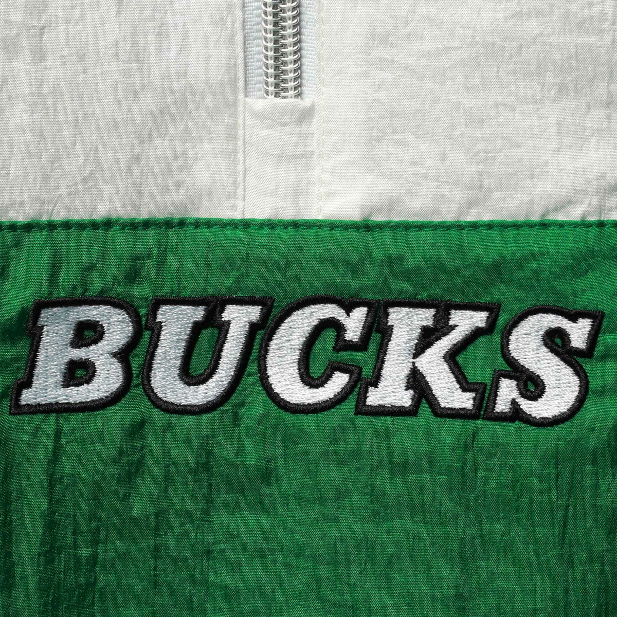Mitchell & Ness - Milwaukee Bucks Women's Half-Zip Windbreaker 2.0 Hoodie - Green