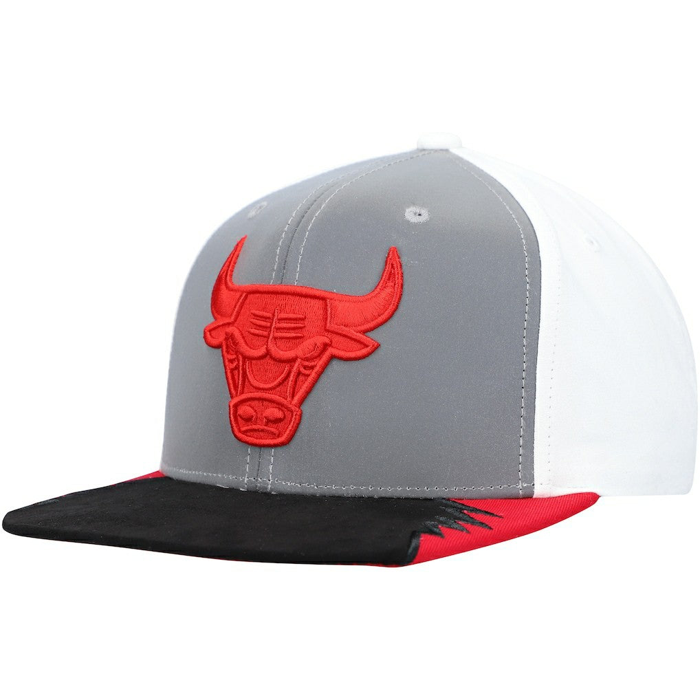Mitchell & Ness - Chicago Bulls Day 5 Snapback Hat - Gray/White