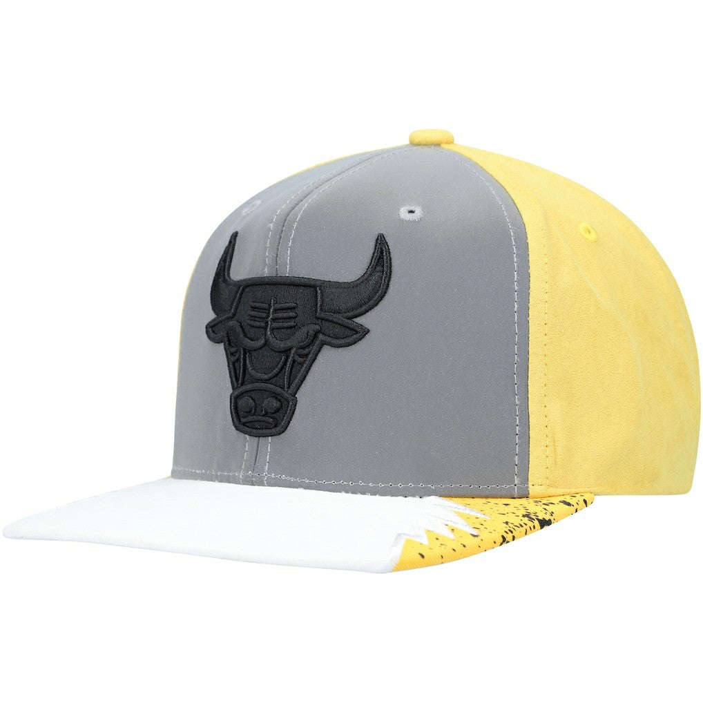 Mitchell & Ness - Chicago Bulls Day 5 Snapback Hat - Gray/Yellow