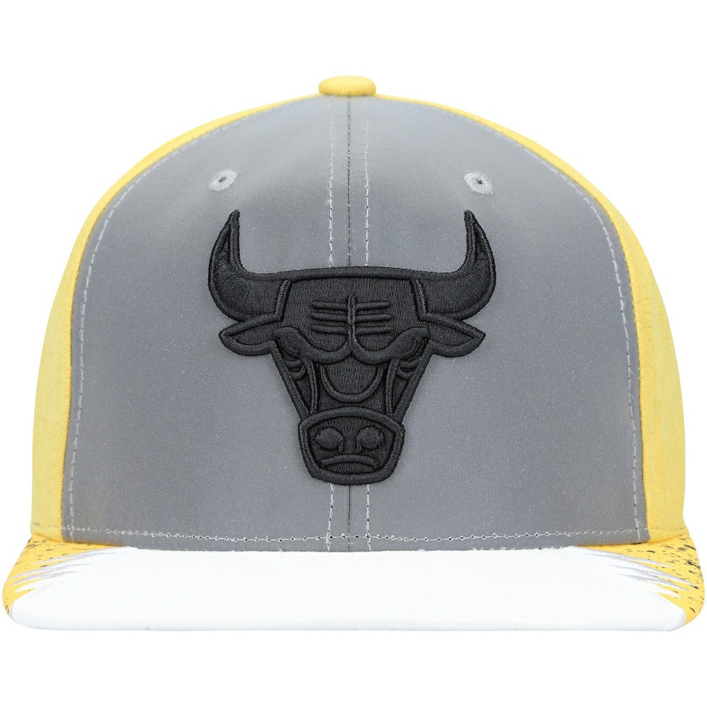 Mitchell & Ness - Chicago Bulls Day 5 Snapback Hat - Gray/Yellow