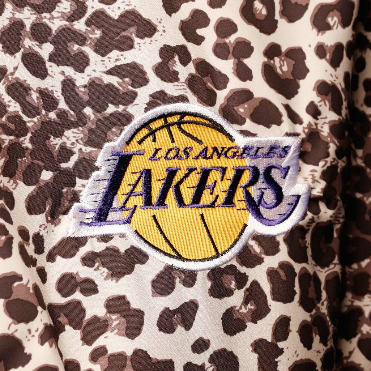 NBA - Los Angeles Lakers DKNY Sport Women's Gabriella Windbreaker Half-Zip Hoodie - Leopard