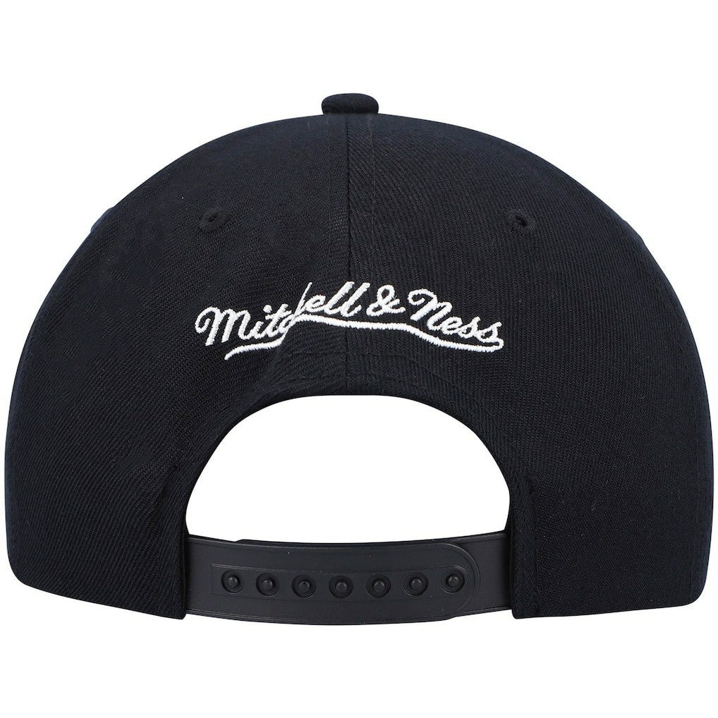 Mitchell & Ness - Boston Celtics Hardwood Classics Script 2.0 Snapback Hat - Black
