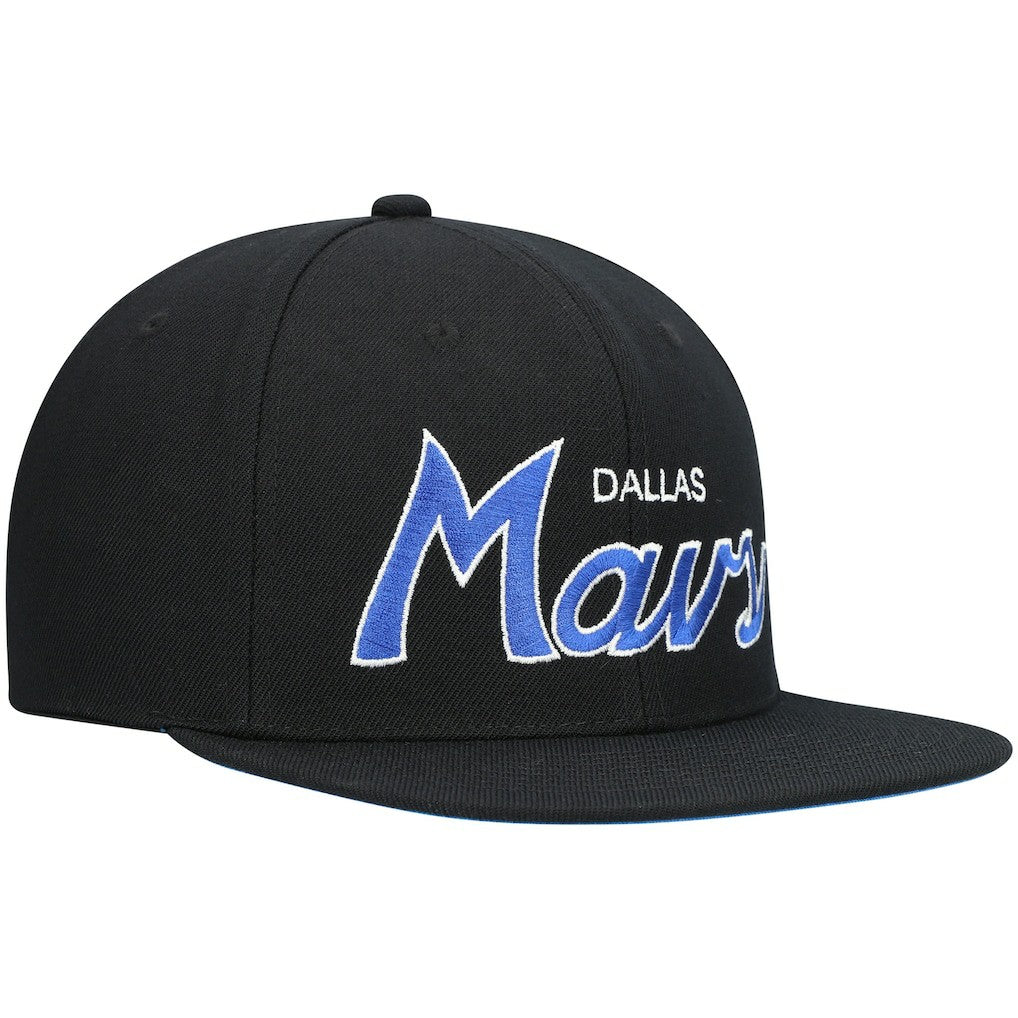 Mitchell & Ness - Dallas Mavericks Hardwood Classics Script 2.0 Snapback Hat - Black