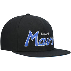 Mitchell & Ness - Dallas Mavericks Hardwood Classics Script 2.0 Snapback Hat - Black