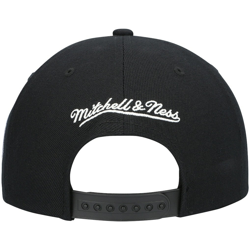Mitchell & Ness - Dallas Mavericks Hardwood Classics Script 2.0 Snapback Hat - Black