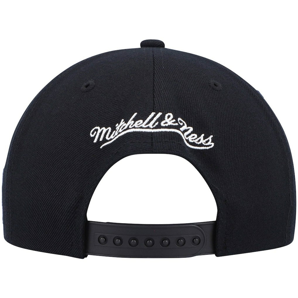 Mitchell & Ness - Philadelphia 76ers Hardwood Classics Script 2.0 Snapback Hat - Black