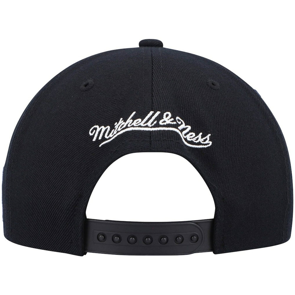 Mitchell & Ness - Philadelphia 76ers Hardwood Classics Script 2.0 Snapback Hat - Black