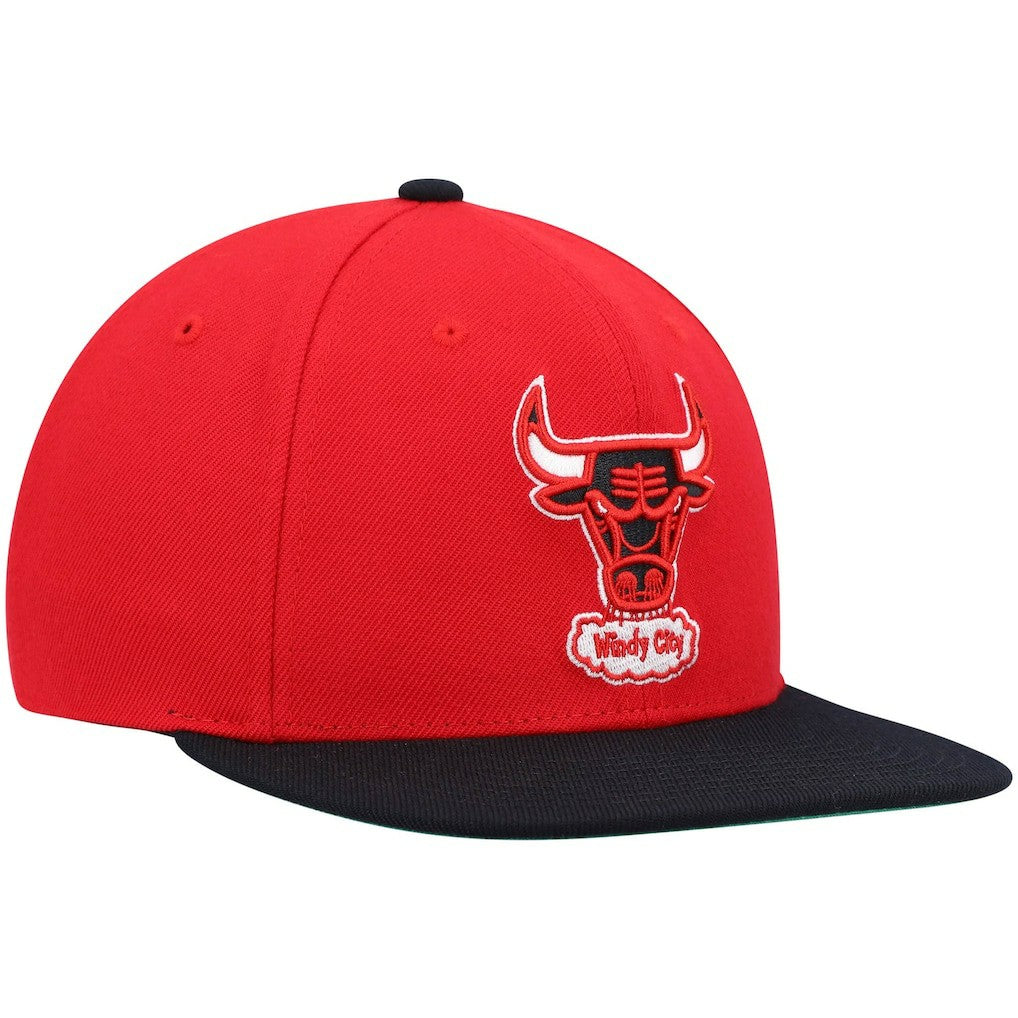 Mitchell & Ness - Chicago Bulls Hardwood Classics Team Two-Tone 2.0 Snapback Hat - Red/Black