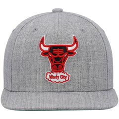 Mitchell & Ness - Chicago Bulls Hardwood Classics Team 2.0 Snapback Hat - Heathered Gray
