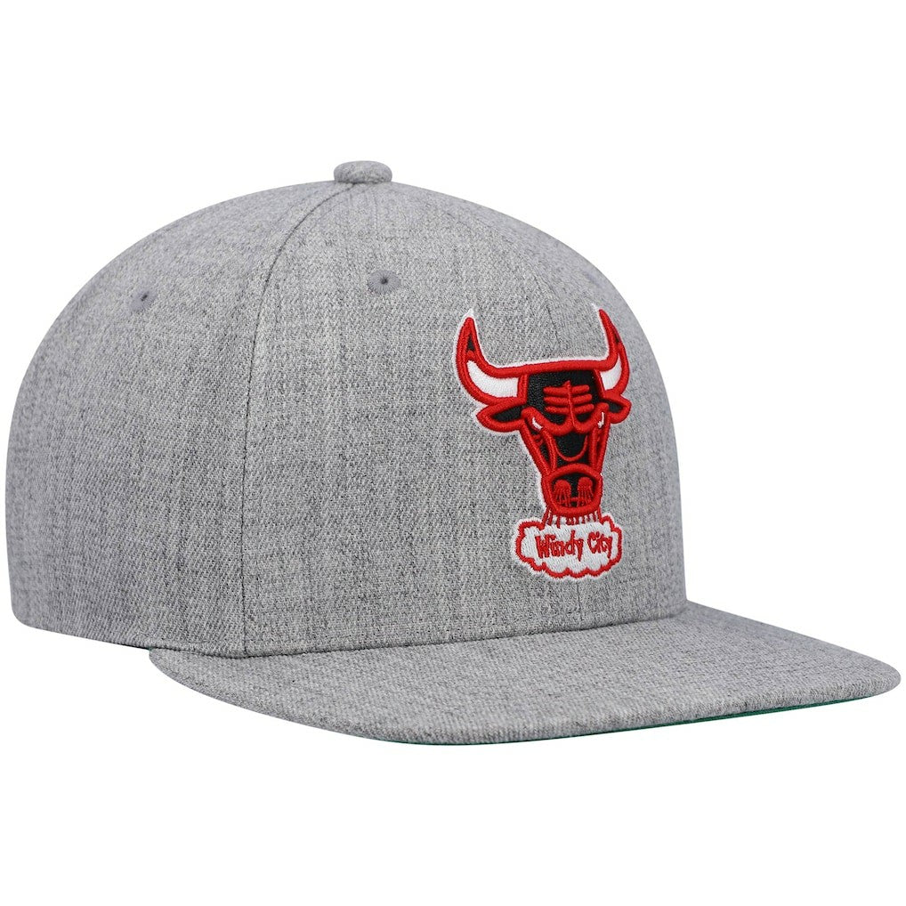 Mitchell & Ness - Chicago Bulls Hardwood Classics Team 2.0 Snapback Hat - Heathered Gray