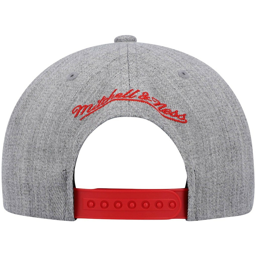 Mitchell & Ness - Chicago Bulls Hardwood Classics Team 2.0 Snapback Hat - Heathered Gray