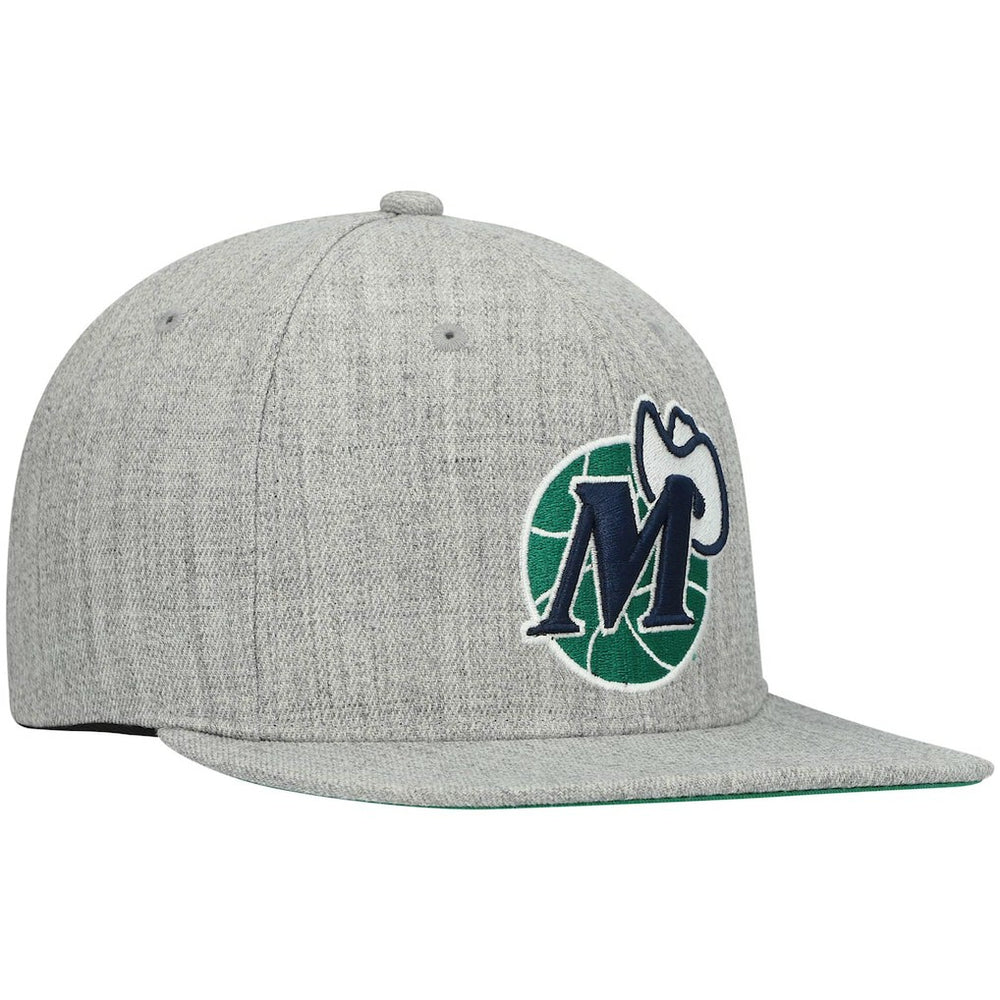 Mitchell & Ness - Dallas Mavericks Hardwood Classics Team 2.0 Snapback Hat - Heathered Gray