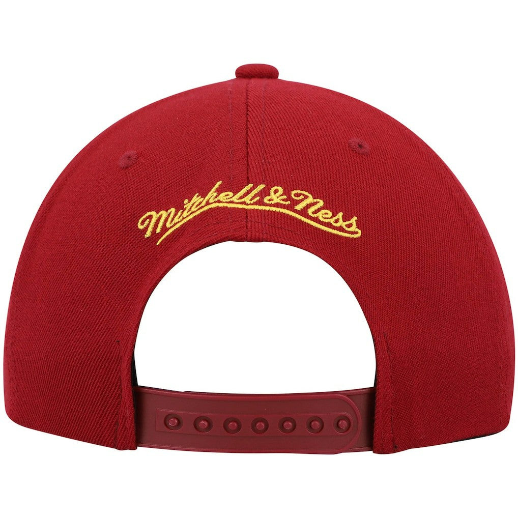 Mitchell & Ness - Cleveland Cavaliers Team Two-Tone 2.0 Snapback Hat - Wine/Gold