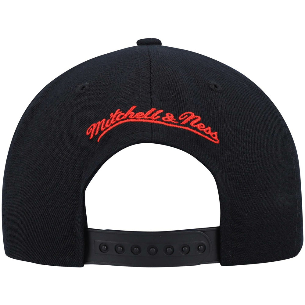 Mitchell & Ness - Toronto Raptors Team Two-Tone 2.0 Snapback Hat - Black/Red