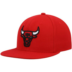 Mitchell & Ness - Chicago Bulls Ground 2.0 Snapback Hat - Red