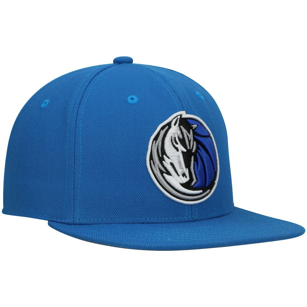 Mitchell & Ness - Dallas Mavericks Ground 2.0 Snapback Hat - Blue