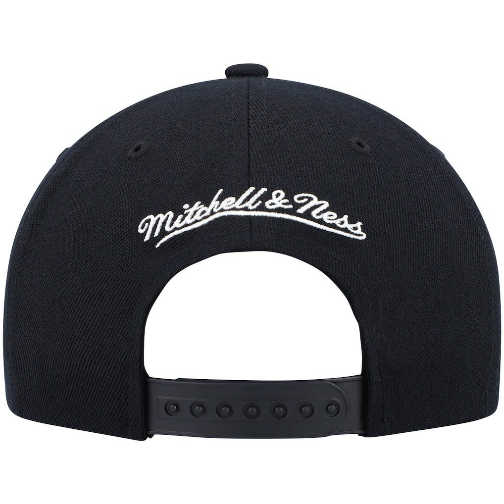 Mitchell & Ness - Toronto Raptors Ground 2.0 Snapback Hat - Black
