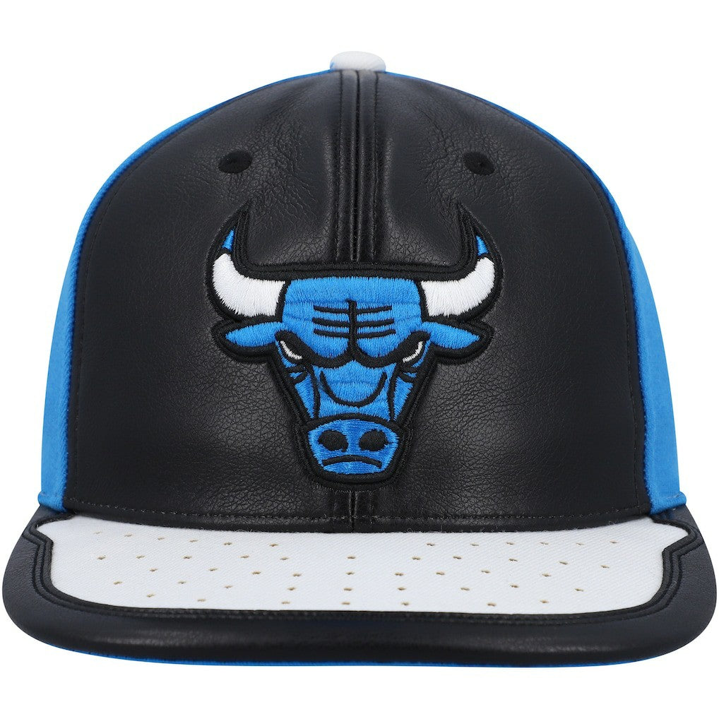 Mitchell & Ness - Chicago Bulls Day One Snapback Hat - Black/White
