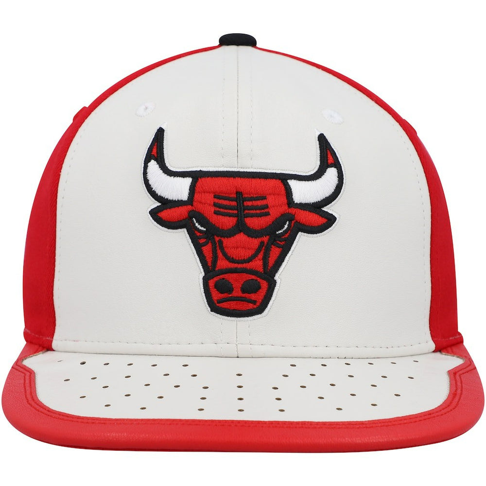 Mitchell & Ness - Chicago Bulls Day One Snapback Hat - White/Red