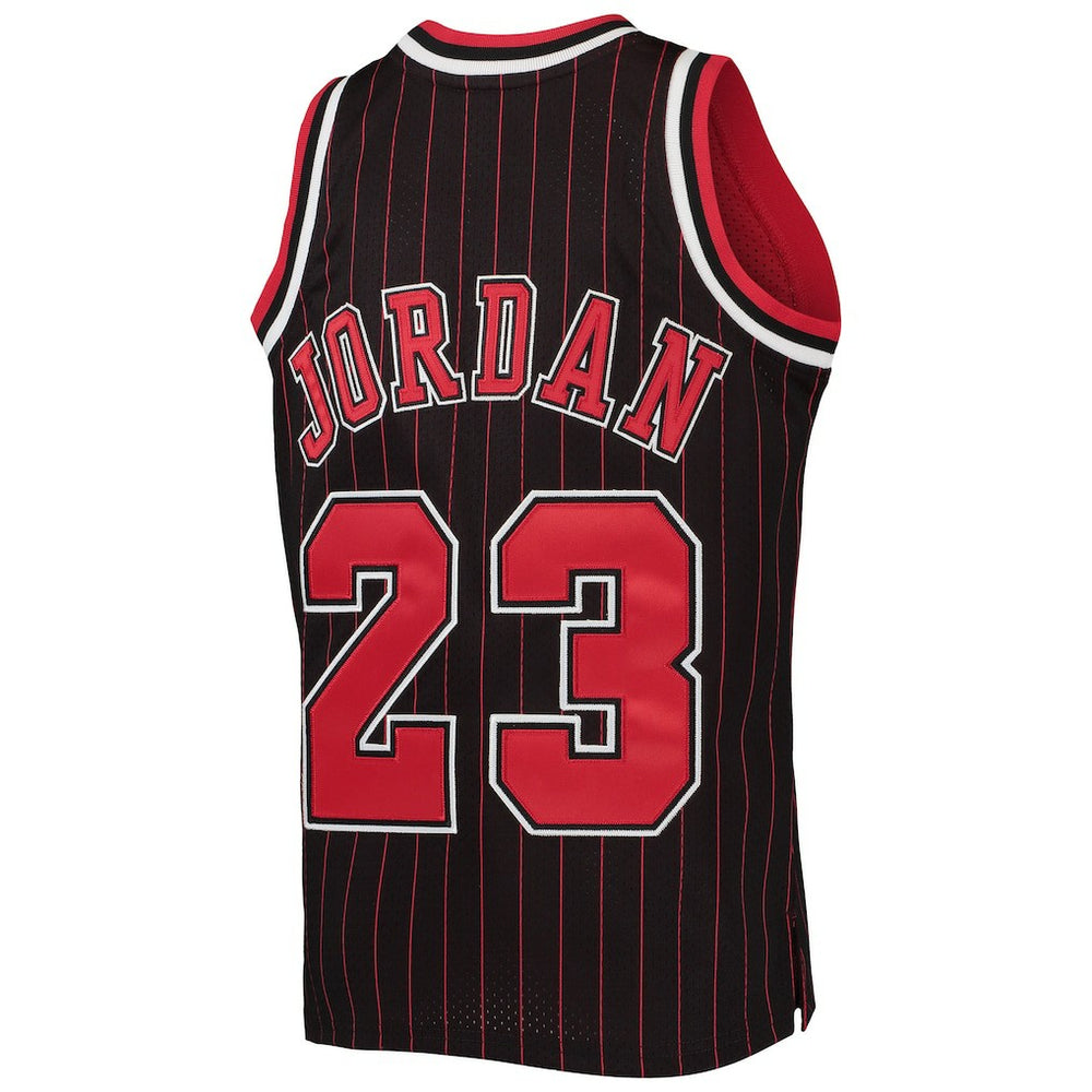Mitchell & Ness - Michael Jordan Chicago Bulls Youth 1996-97 Hardwood Classics Authentic Jersey - Black/Red